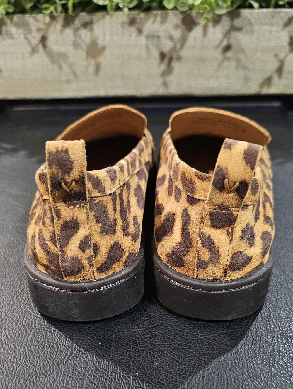 Vionic Leopard Print Loafers/Sneakers Tan & Brown Suede Women's Sz 7 NWOB - Picture 4 of 6